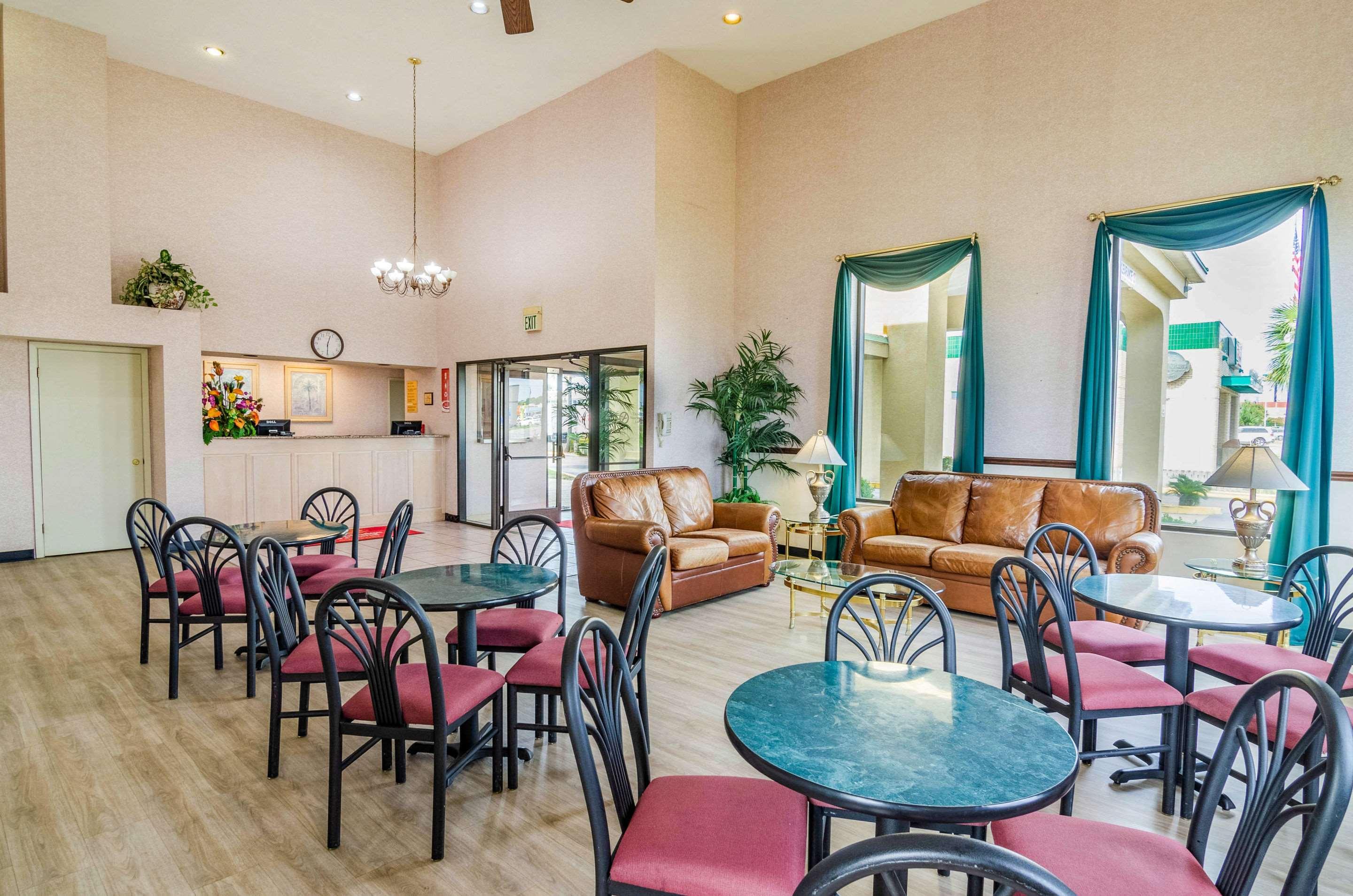 Econo Lodge Inn & Suites Gulfport Exteriér fotografie