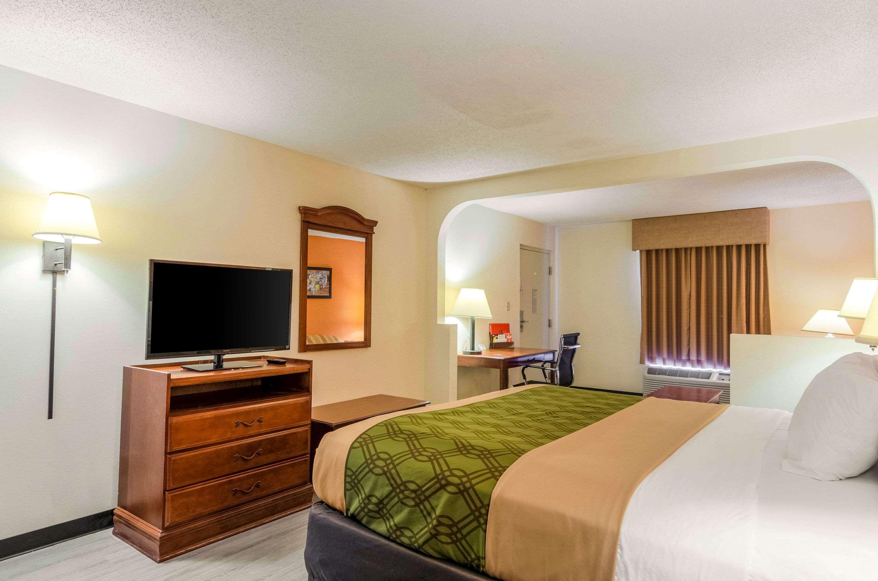 Econo Lodge Inn & Suites Gulfport Exteriér fotografie