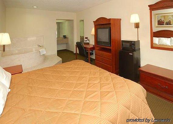 Econo Lodge Inn & Suites Gulfport Pokoj fotografie
